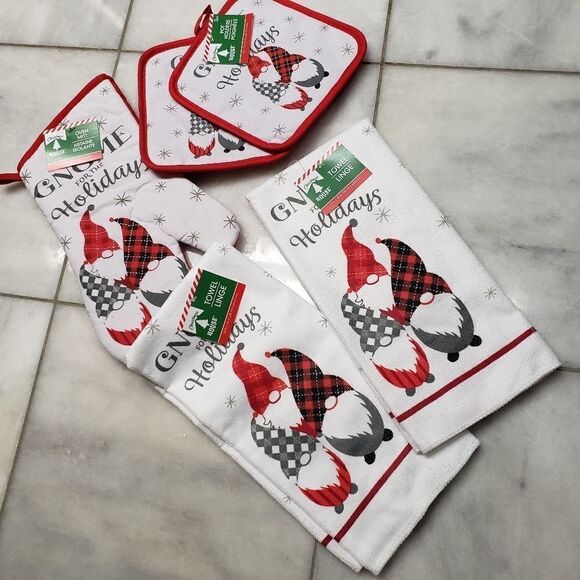 Christmas Set of 5 items,  towels and potholders knomes, NEW - Picture 2 of 10